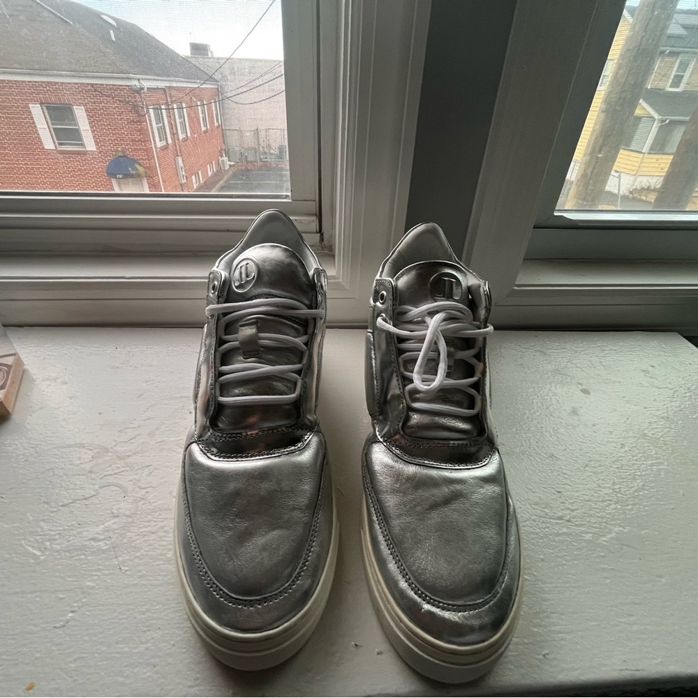 Leandro lopes sneakers